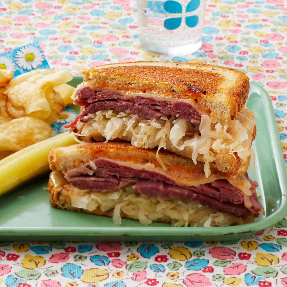reuben hot sandwich melt