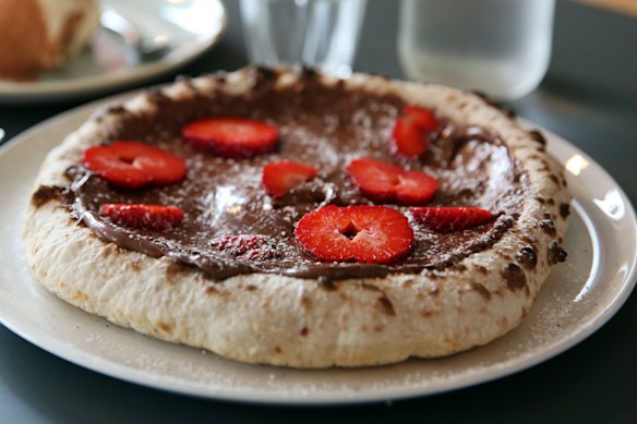 Sure, there’s a puffy crust, but Nutella and rounds of strawberry (or banana) is boring.