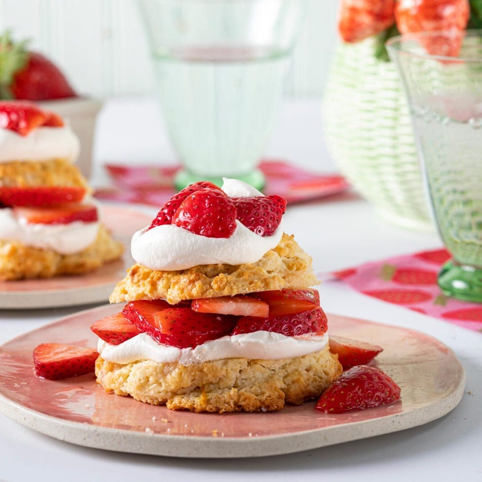 berry desserts strawberry shortcake