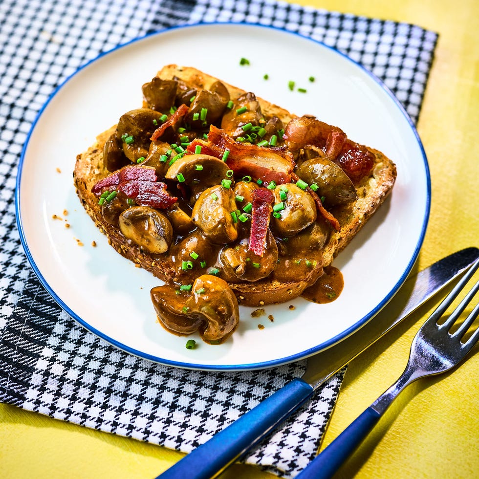 devilled kidneys and mushrooms on toast