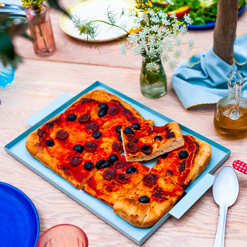 deep dish pizza