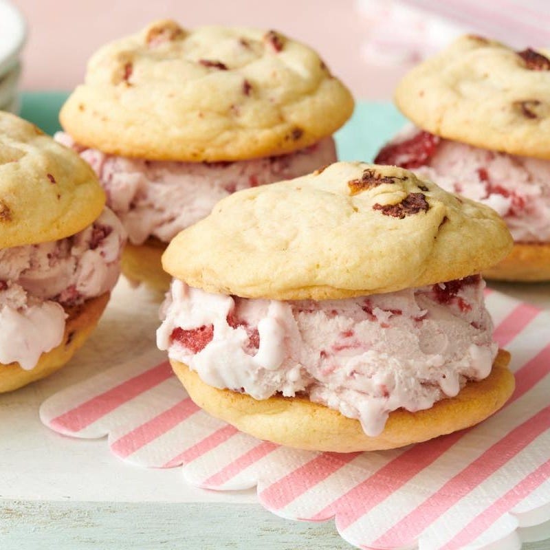 fathers day desserts strawberry shortcake ice cream sandwiches