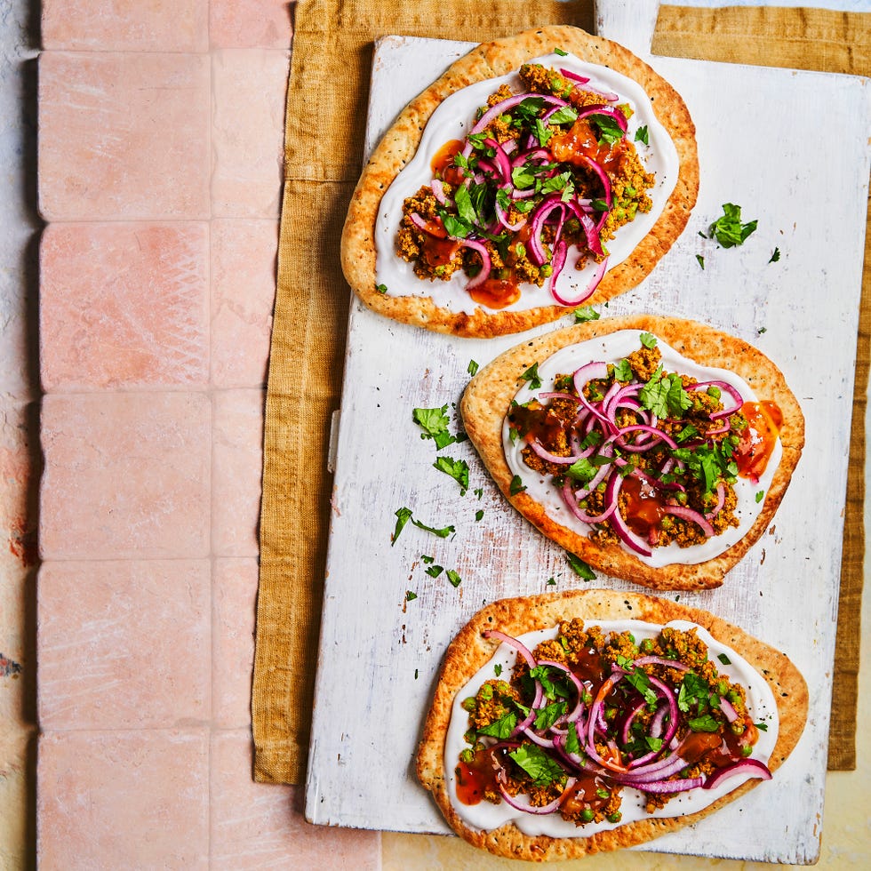 lamb naan pizzas