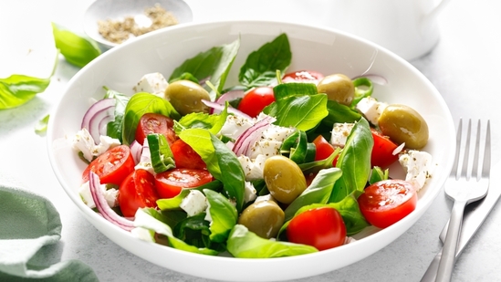 Say yes to healthy eating this yoga day.(Shutterstock) Say yes to healthy eating this yoga day.(Shutterstock)