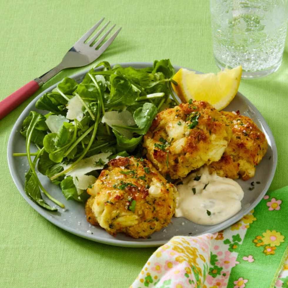crab cakes and arugula summer salad crab cakes and arugula summer salad