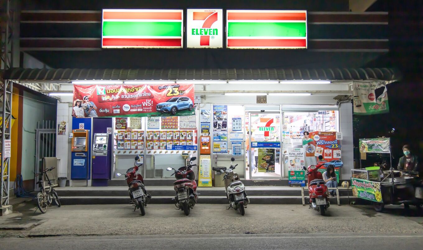7-Eleven storefront