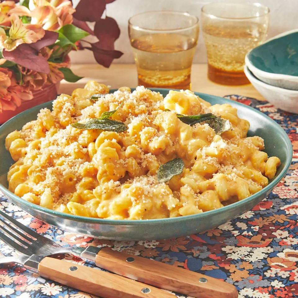 fall pasta pumpkin mac and cheese
