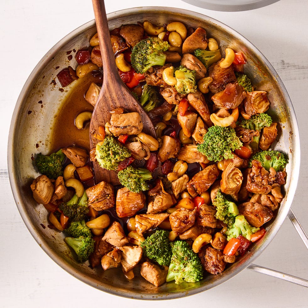 Chicken Stir-Fry chicken stir fry with broccoli, cashews, and red pepper