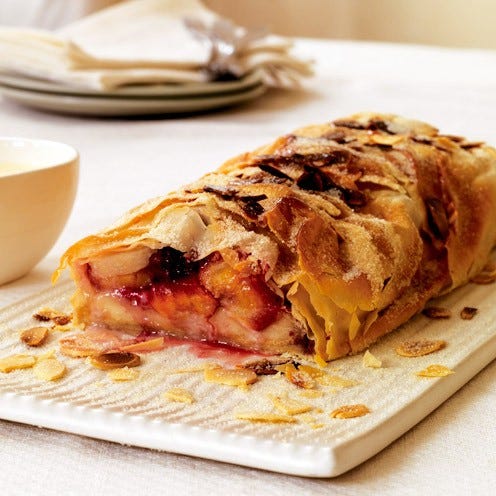 dish, food, cuisine, ingredient, baked goods, apple strudel, pastry, dessert, produce, staple food,