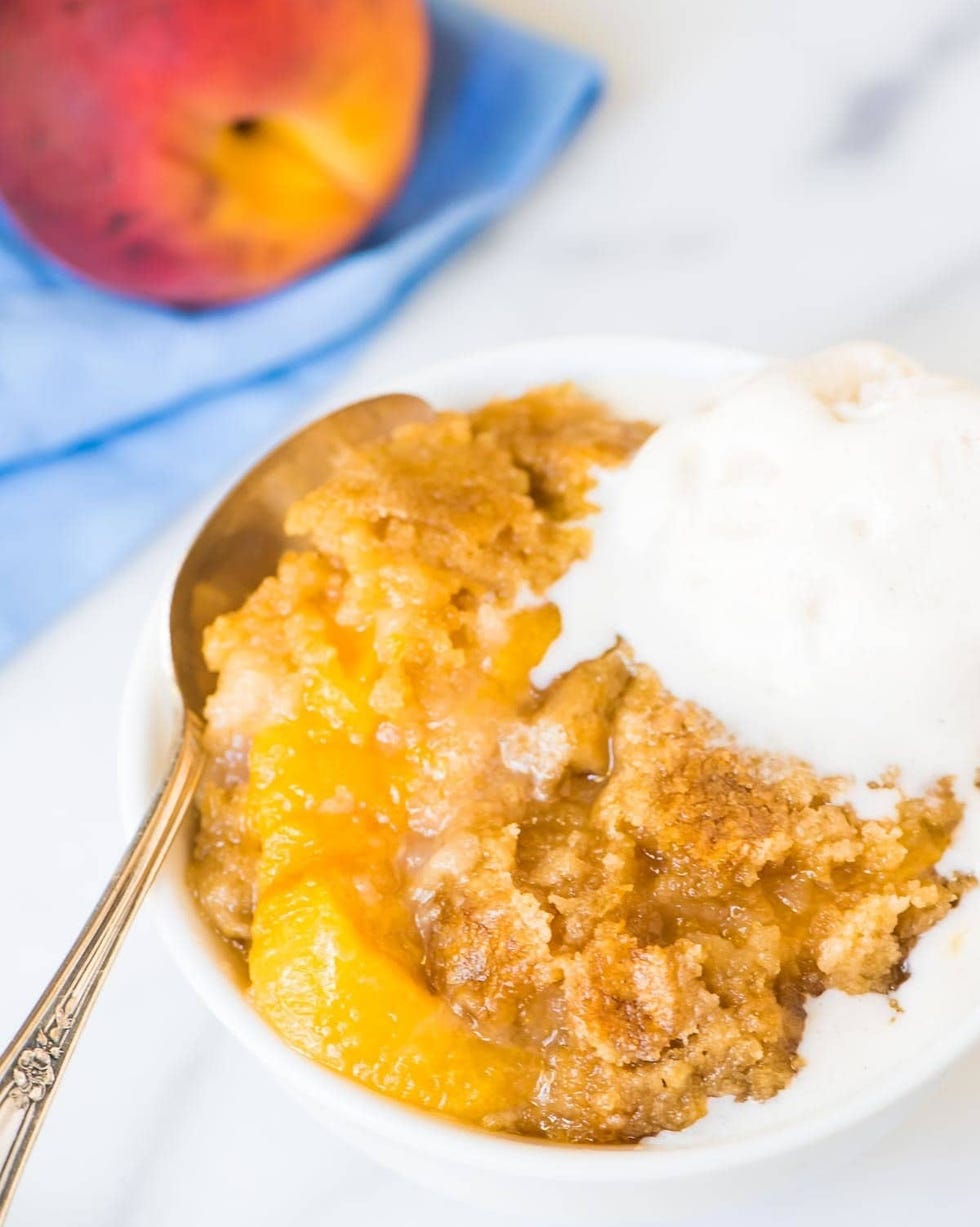 summer slow cooker recipes peach cobbler