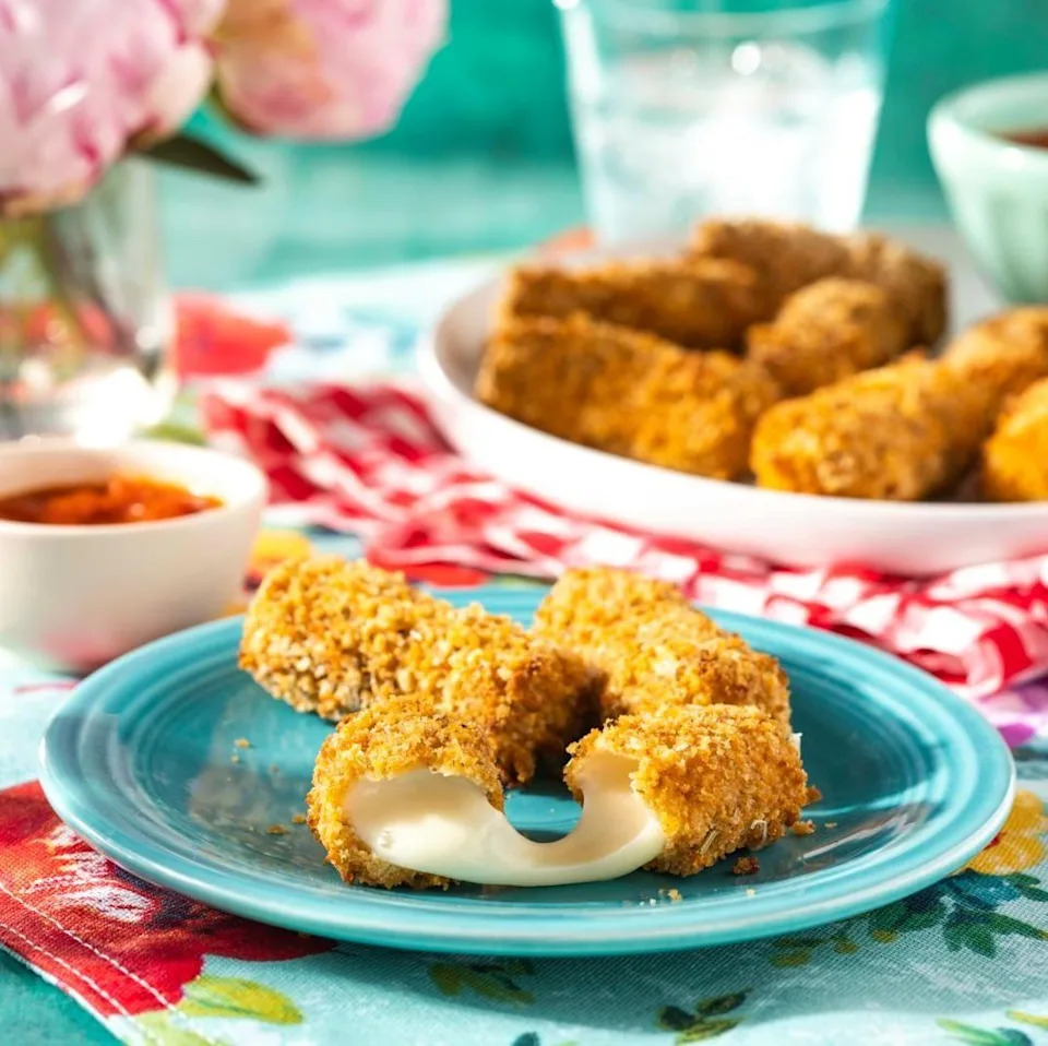 air fryer mozzarella sticks tailgate food