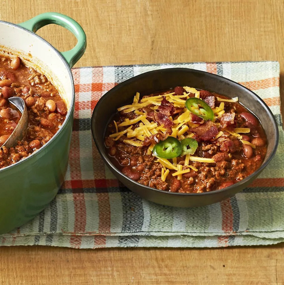 beef and bean chili tailgate food