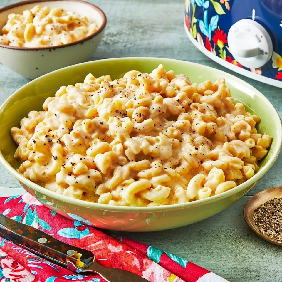 tailgate foods crock pot mac and cheese