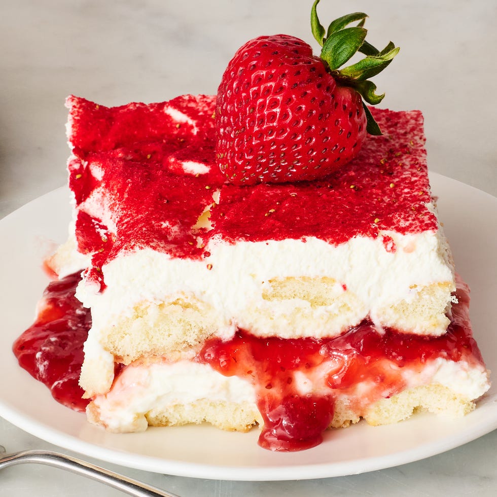 strawberries cream tiramisu