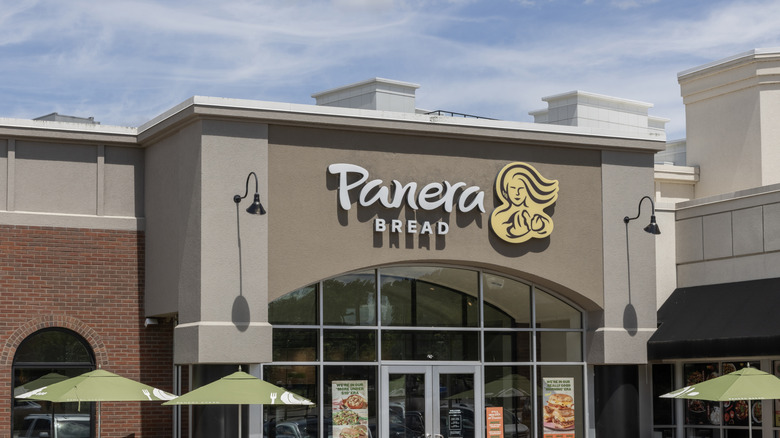 Exterior shot of the Panera Bread sign