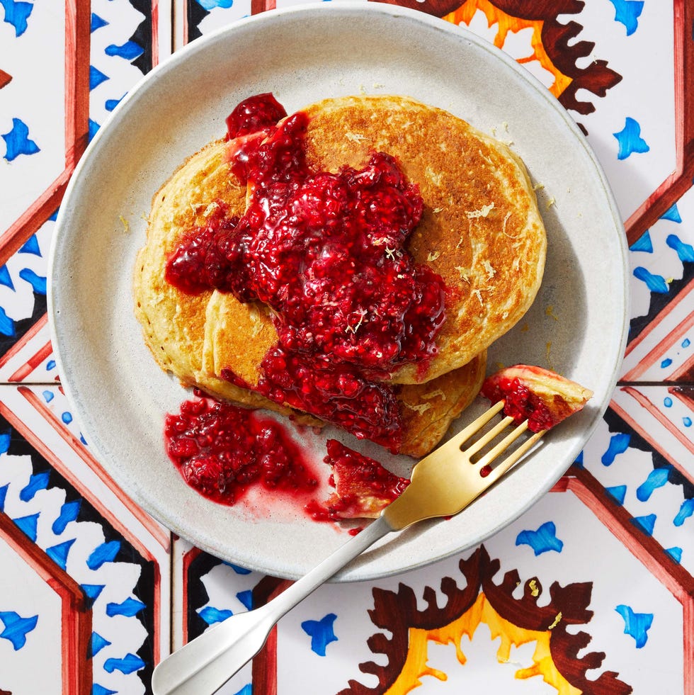 lemon cottage cheese oatcakes with raspberry chia smash