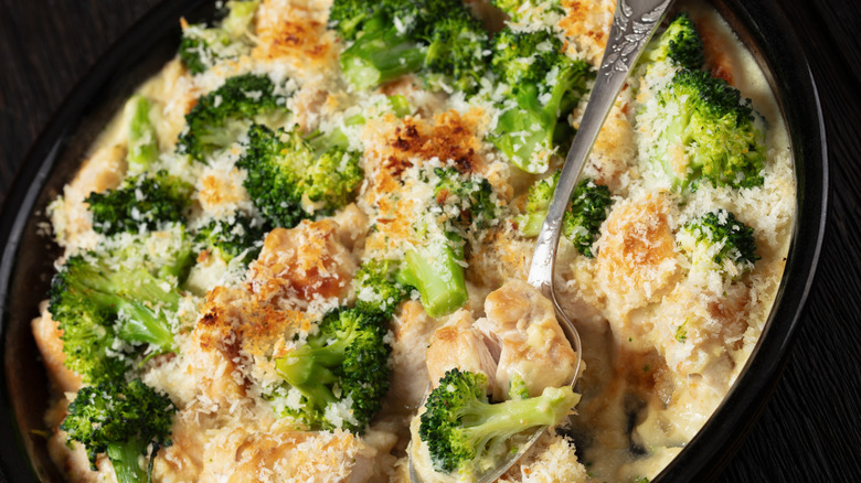 Dish of chicken divan
