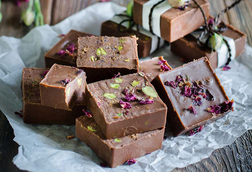 Vegan Mulberry & Pistachio Fudge